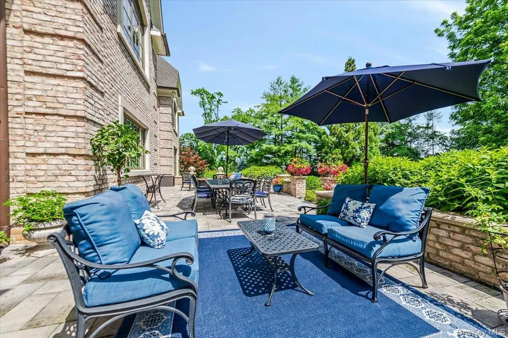 17 Plover Lane Lloyd Harbor NY 11743