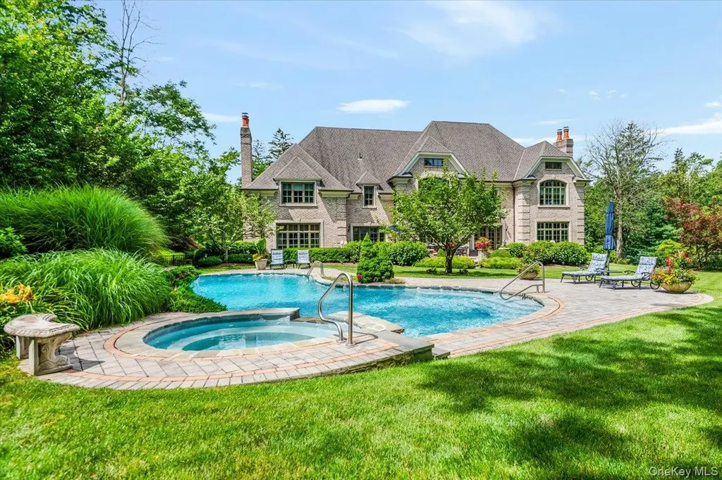 17 Plover Lane Lloyd Harbor NY 11743