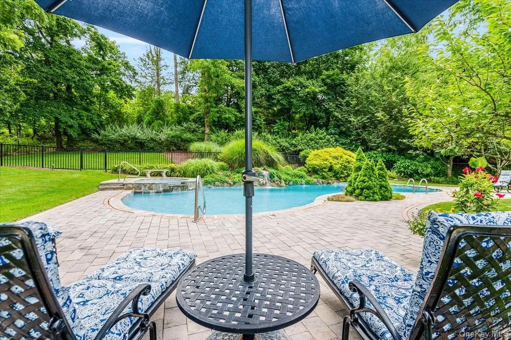 17 Plover Lane Lloyd Harbor NY 11743