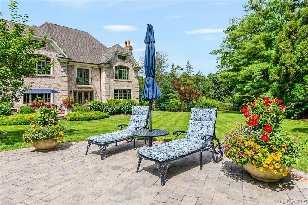 17 Plover Lane Lloyd Harbor NY 11743