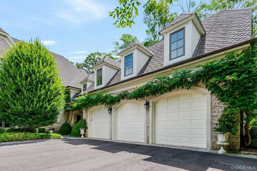 17 Plover Lane Lloyd Harbor NY 11743
