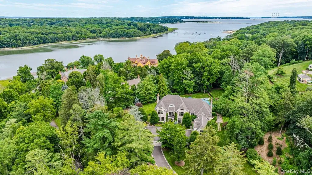 17 Plover Lane Lloyd Harbor NY 11743