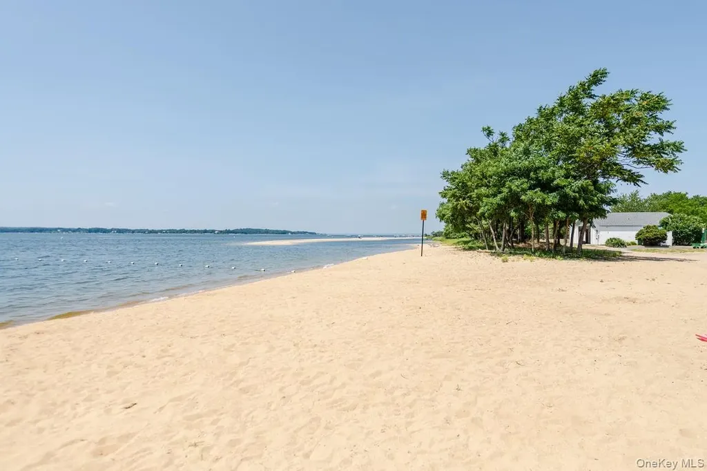 17 Plover Lane Lloyd Harbor NY 11743