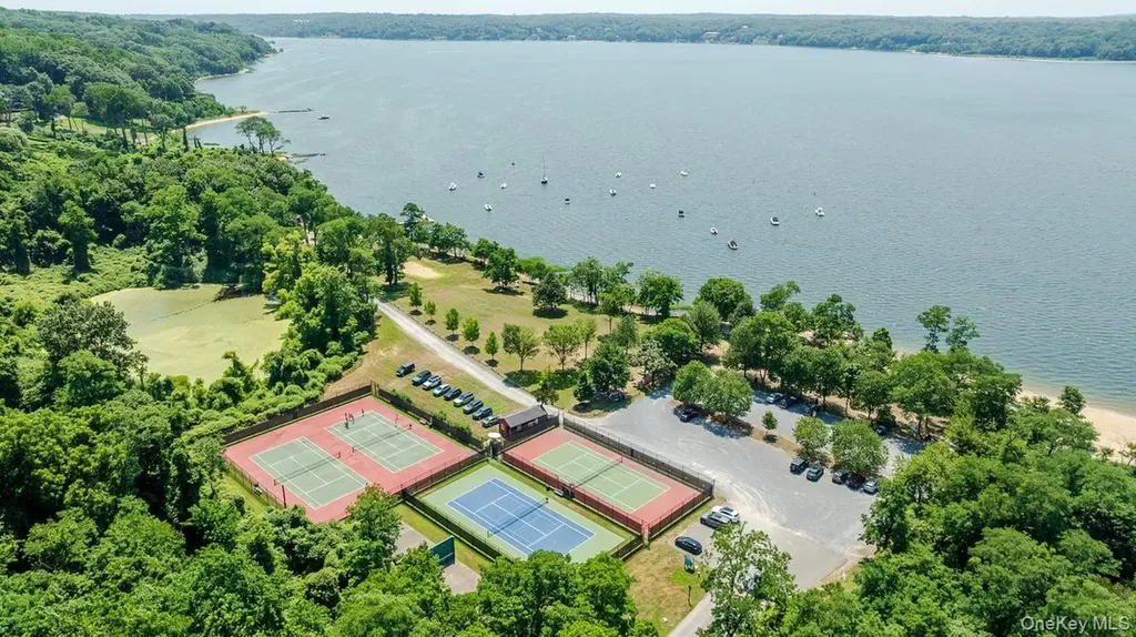 17 Plover Lane Lloyd Harbor NY 11743