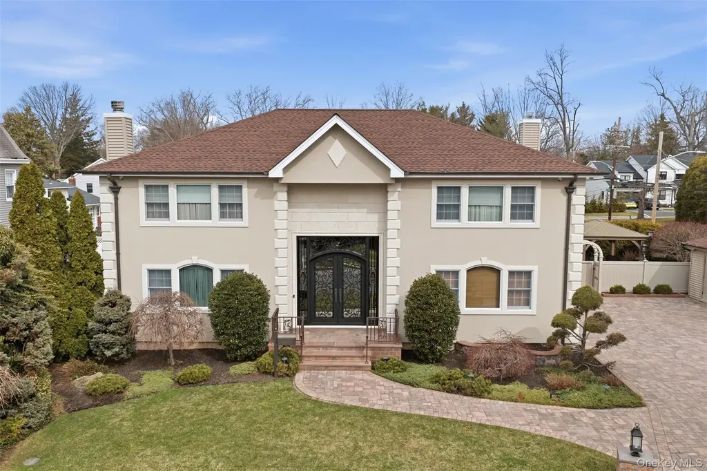 2 Knoll Lane Glen Head NY 11545