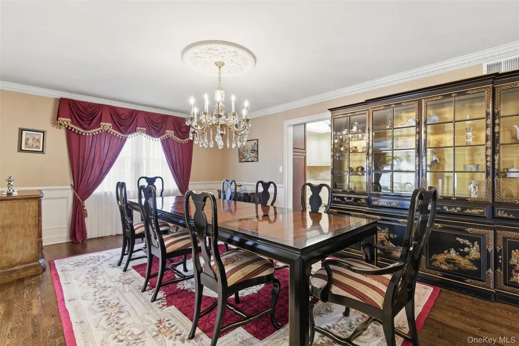 2 Knoll Lane Glen Head NY 11545