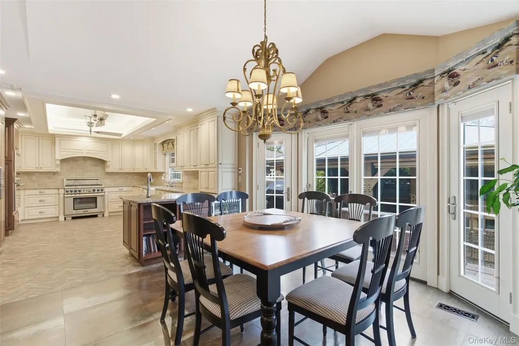 2 Knoll Lane Glen Head NY 11545