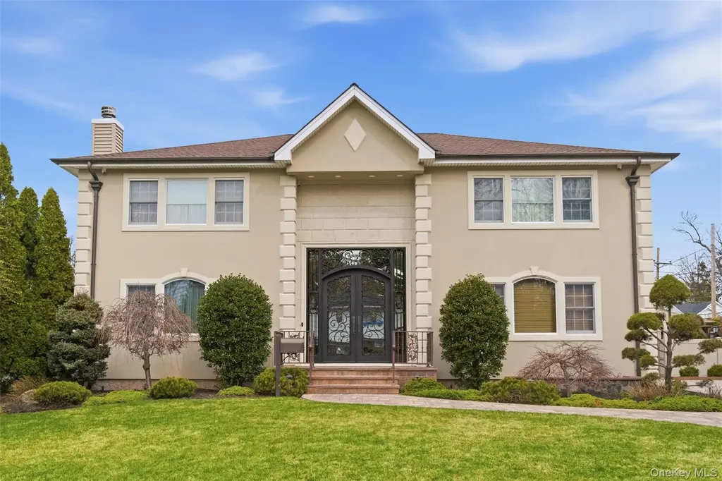 2 Knoll Lane Glen Head NY 11545
