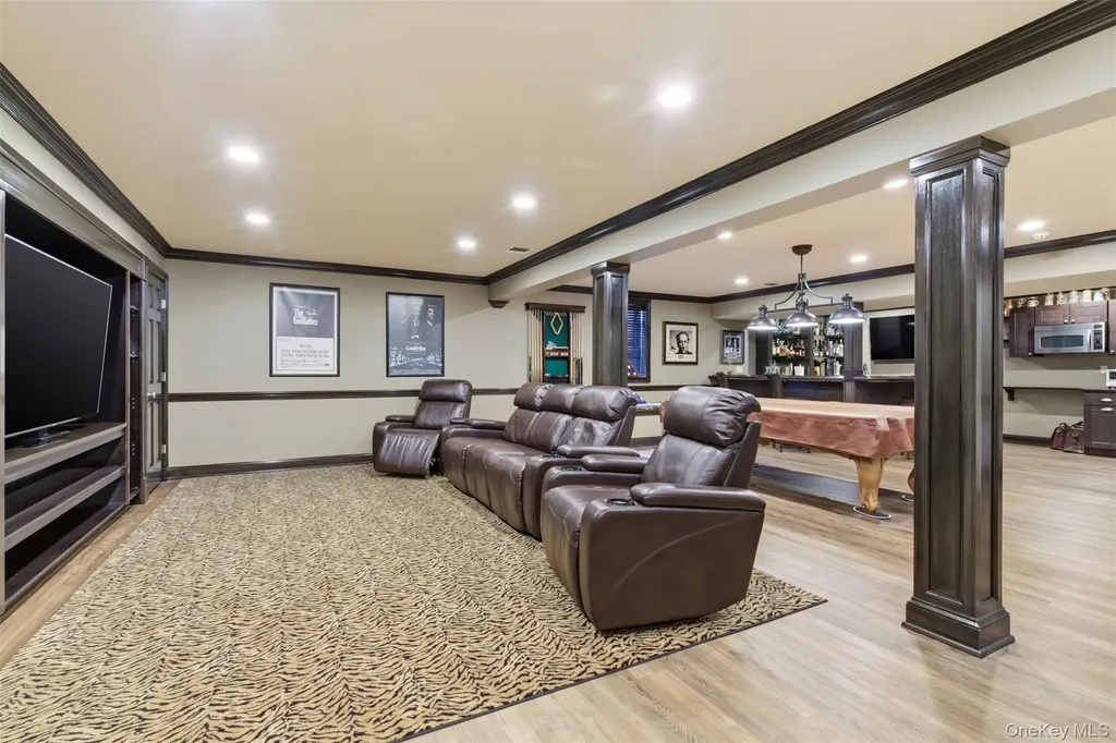 2 Knoll Lane Glen Head NY 11545