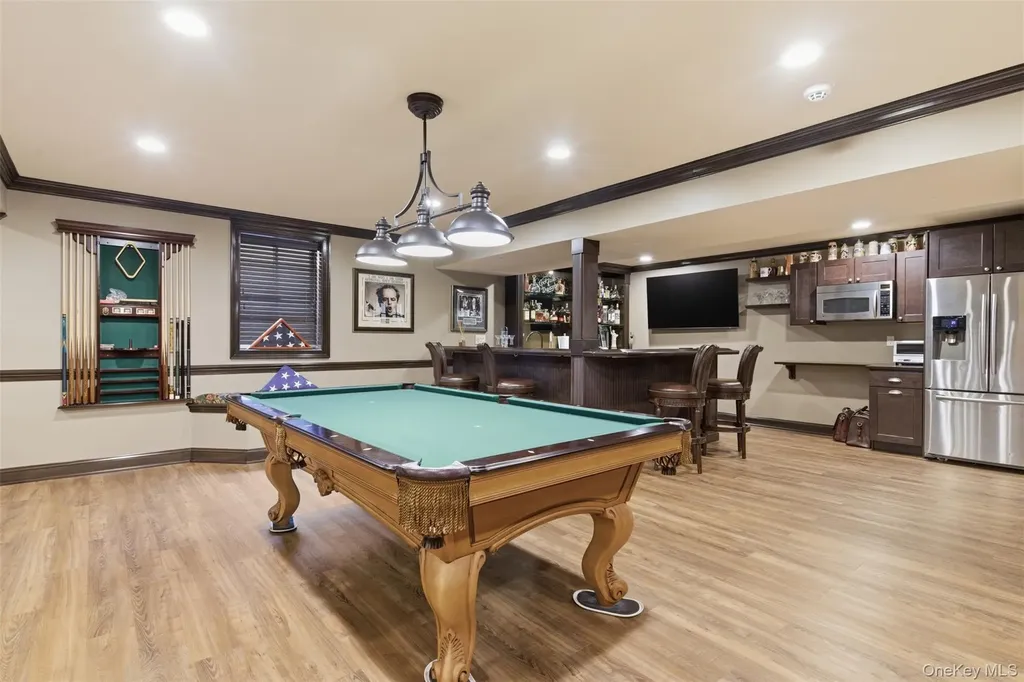2 Knoll Lane Glen Head NY 11545