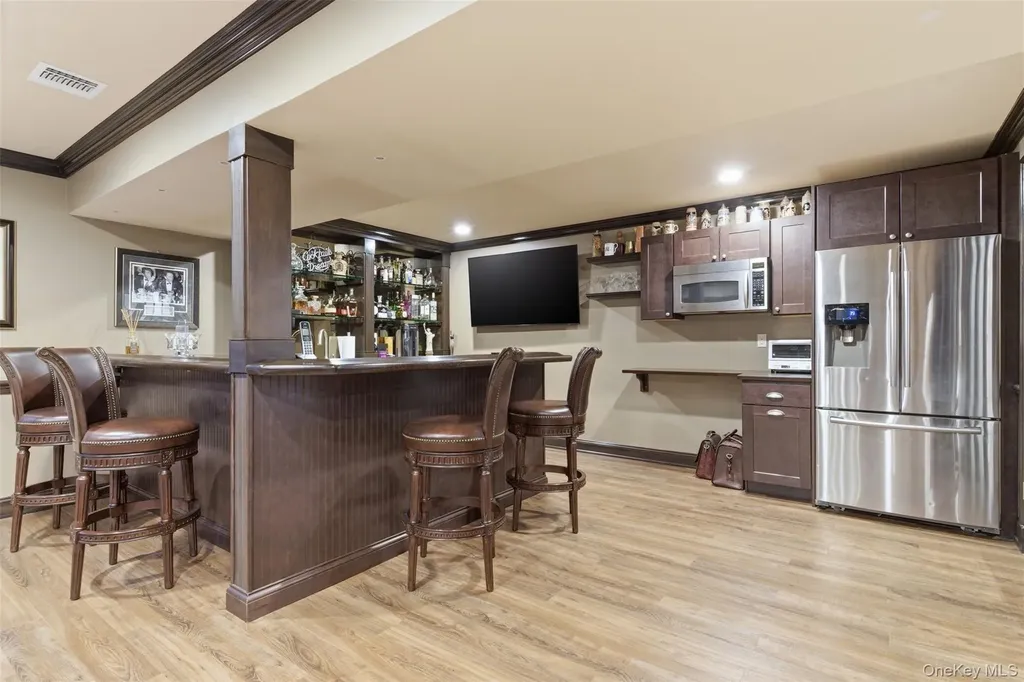 2 Knoll Lane Glen Head NY 11545
