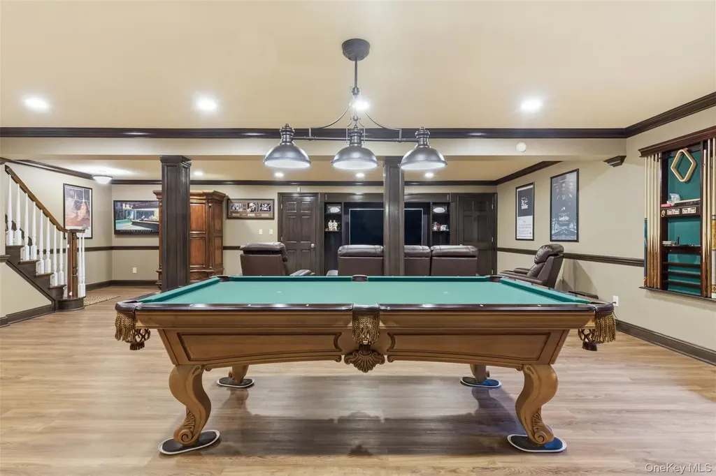 2 Knoll Lane Glen Head NY 11545