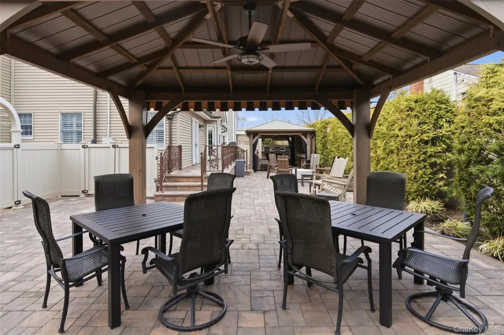2 Knoll Lane Glen Head NY 11545