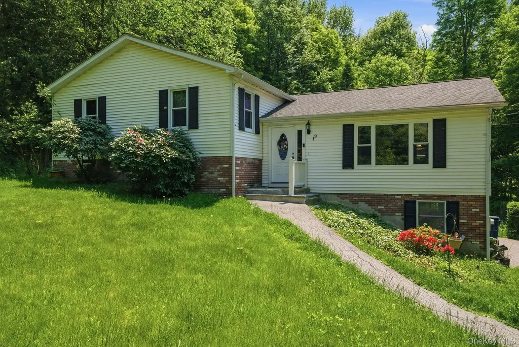 19 Taurat Place Mahopac NY 10541