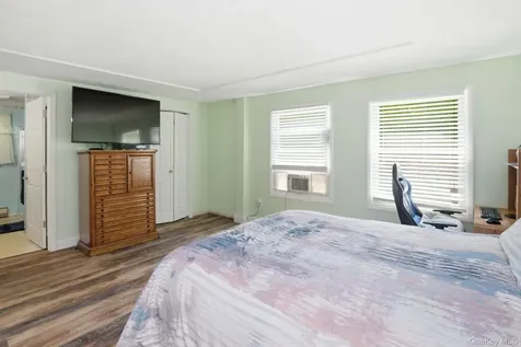 19 Taurat Place Mahopac NY 10541
