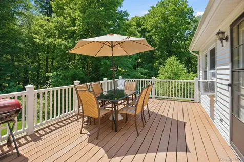 19 Taurat Place Mahopac NY 10541