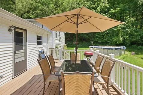 19 Taurat Place Mahopac NY 10541
