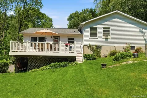 19 Taurat Place Mahopac NY 10541