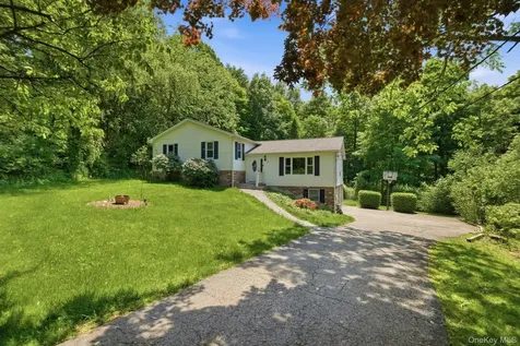 19 Taurat Place Mahopac NY 10541