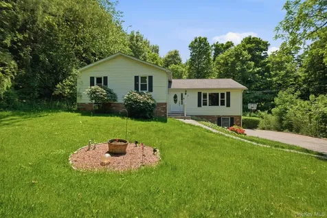 19 Taurat Place Mahopac NY 10541