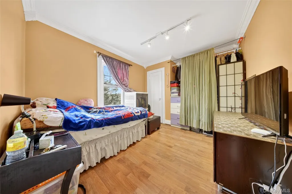 35-20 165th Street Flushing NY 11358