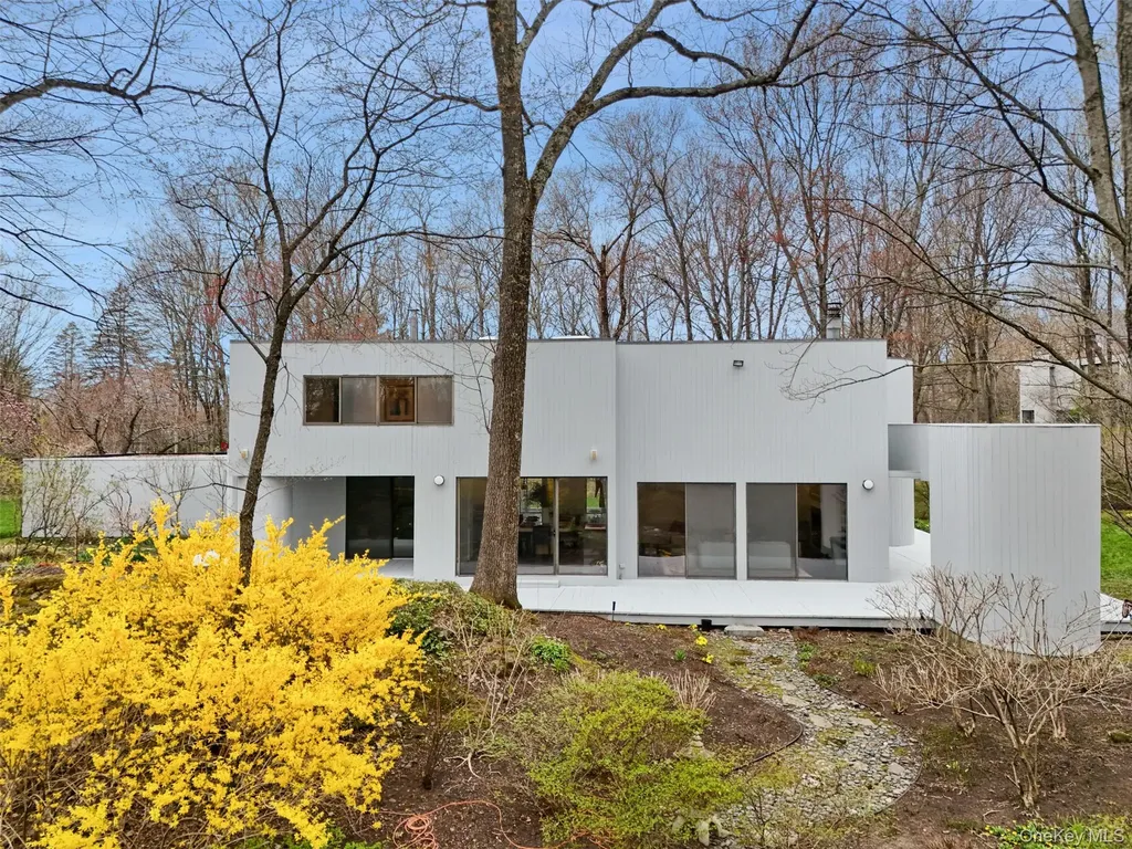 67 Tripp Street Mount Kisco NY 10549