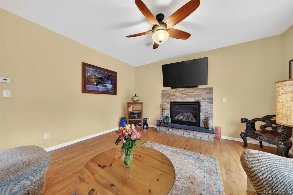 7 Maidstone Lane Monroe NY 10950