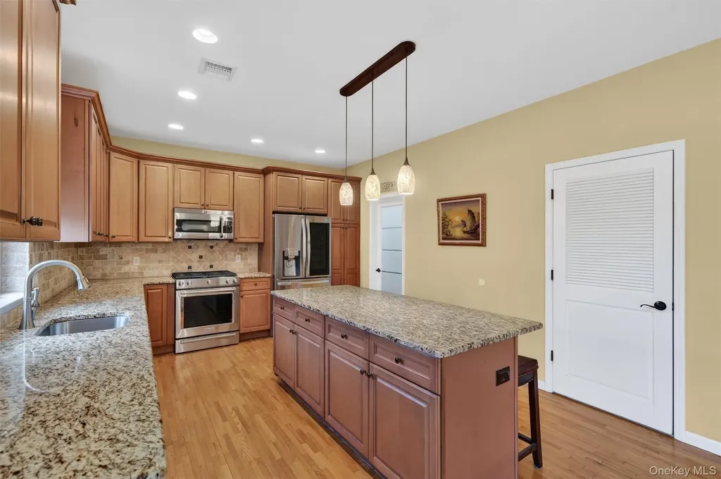 7 Maidstone Lane Monroe NY 10950
