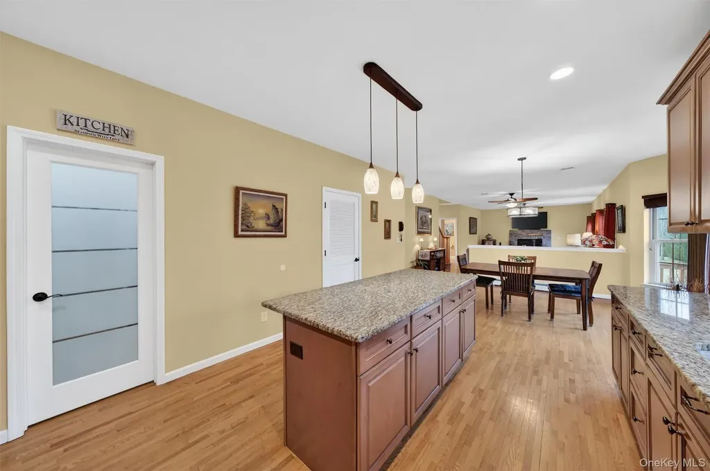 7 Maidstone Lane Monroe NY 10950