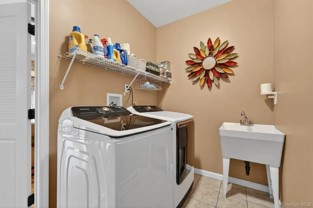 7 Maidstone Lane Monroe NY 10950