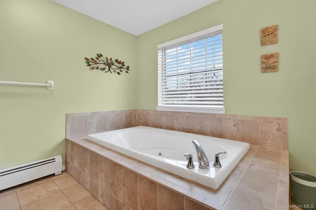 7 Maidstone Lane Monroe NY 10950