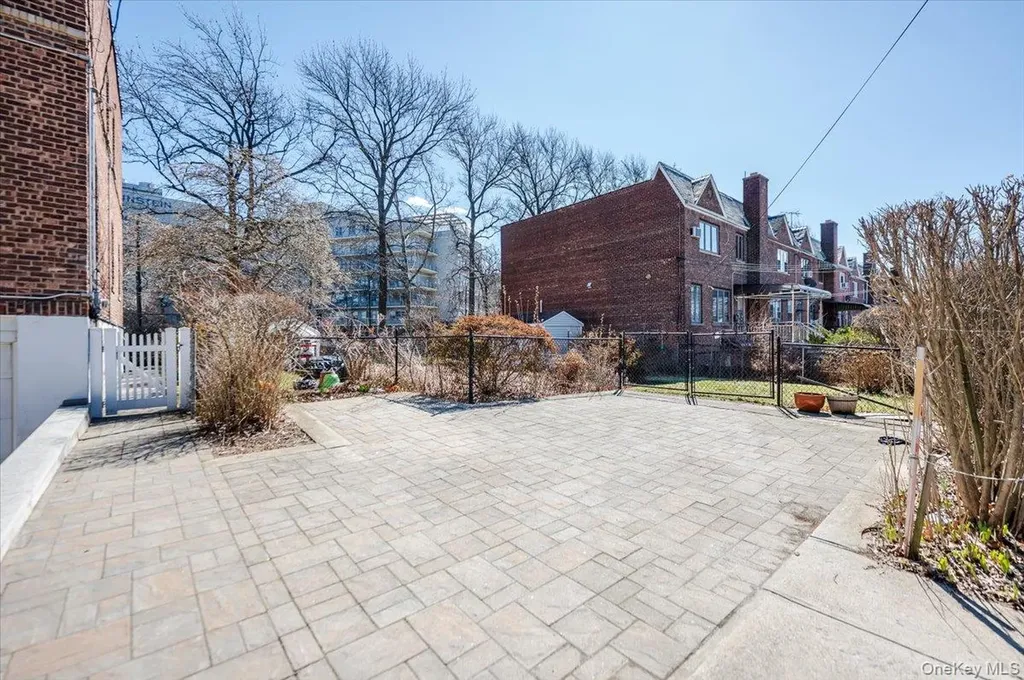 1776 Seminole Avenue Bronx NY 10461