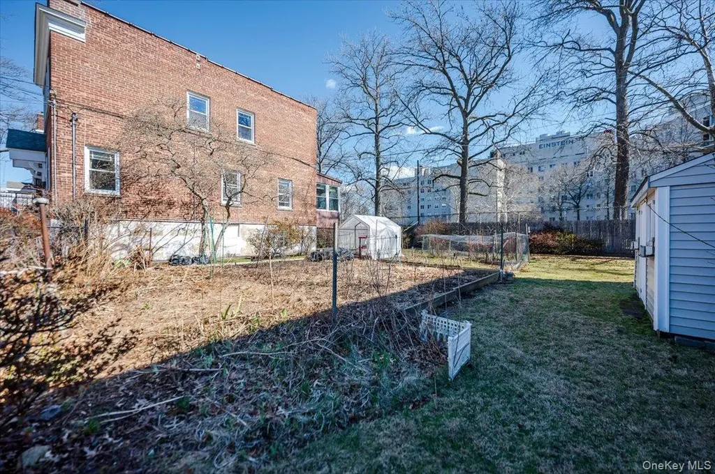 1776 Seminole Avenue Bronx NY 10461