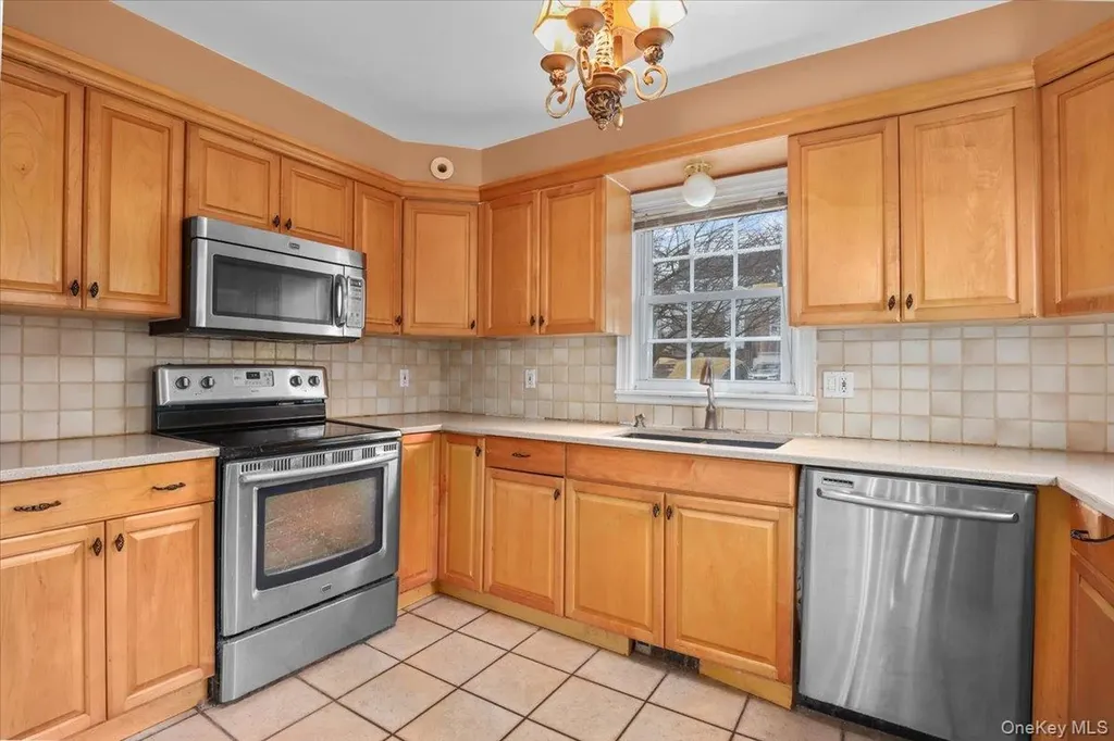 74 White Road Scarsdale NY 10583