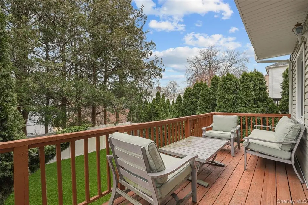 74 White Road Scarsdale NY 10583