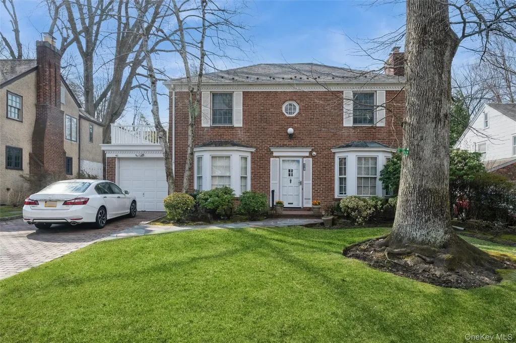 24 Welwyn Road Great Neck NY 11021