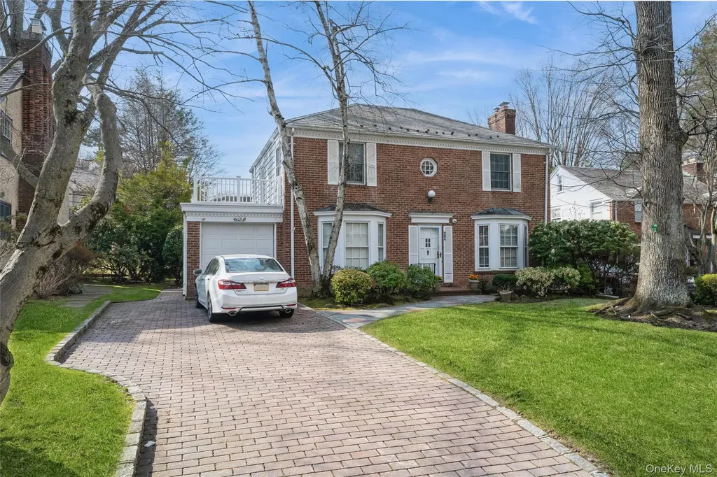 24 Welwyn Road Great Neck NY 11021