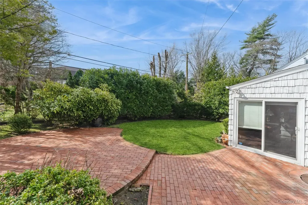 24 Welwyn Road Great Neck NY 11021