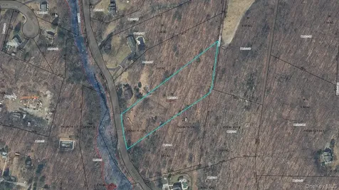 56 Lovers Lane Putnam Valley NY 10579