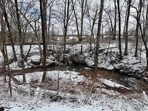 T R 28 Fremont Center NY 12736