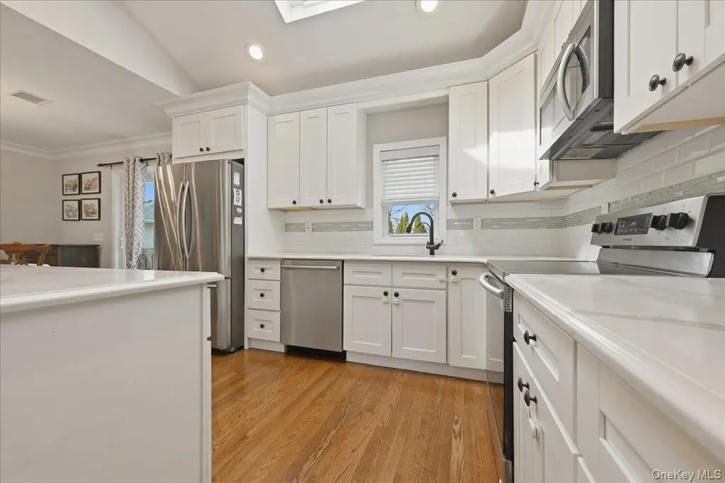 1419 Eric Lane East Meadow NY 11554
