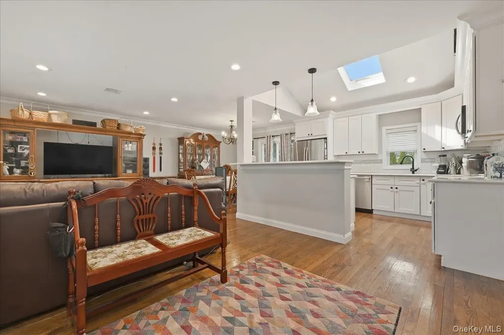 1419 Eric Lane East Meadow NY 11554