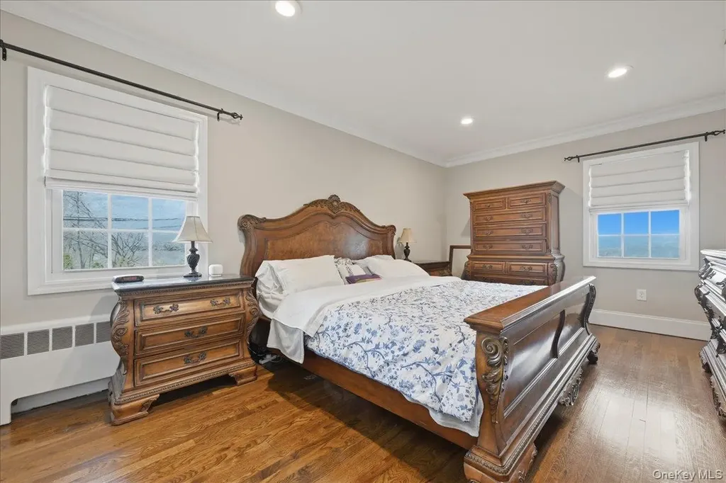 1419 Eric Lane East Meadow NY 11554