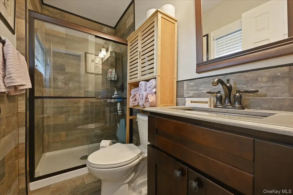1419 Eric Lane East Meadow NY 11554