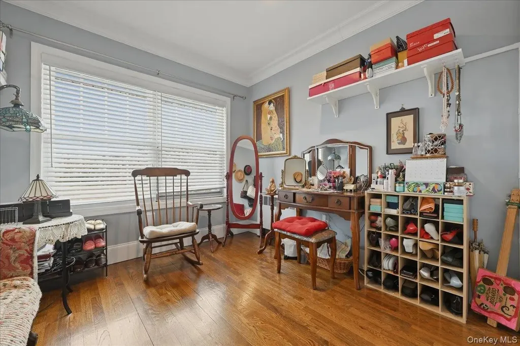 1419 Eric Lane East Meadow NY 11554