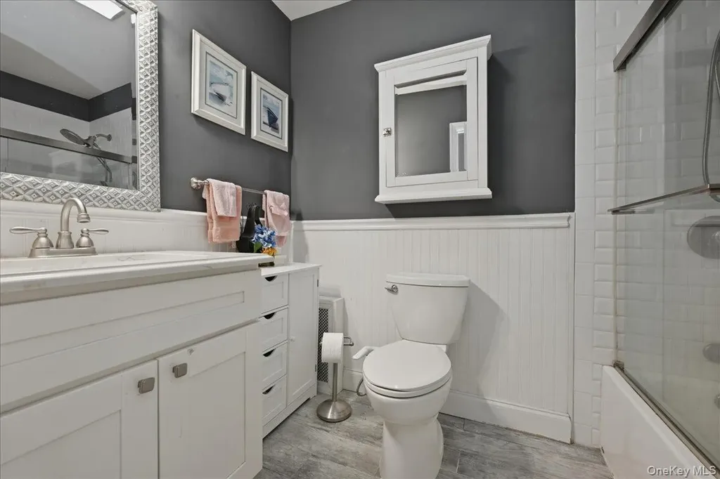 1419 Eric Lane East Meadow NY 11554