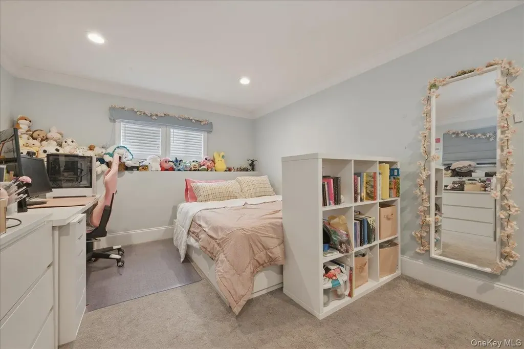 1419 Eric Lane East Meadow NY 11554