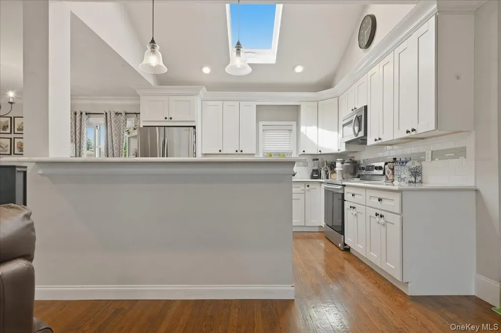 1419 Eric Lane East Meadow NY 11554