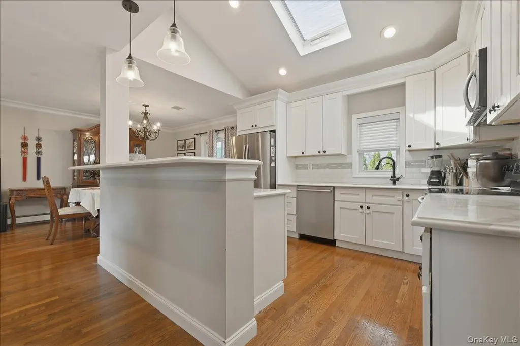 1419 Eric Lane East Meadow NY 11554