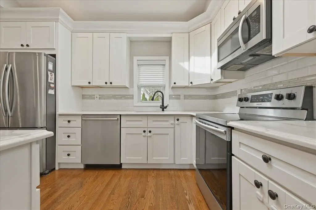 1419 Eric Lane East Meadow NY 11554